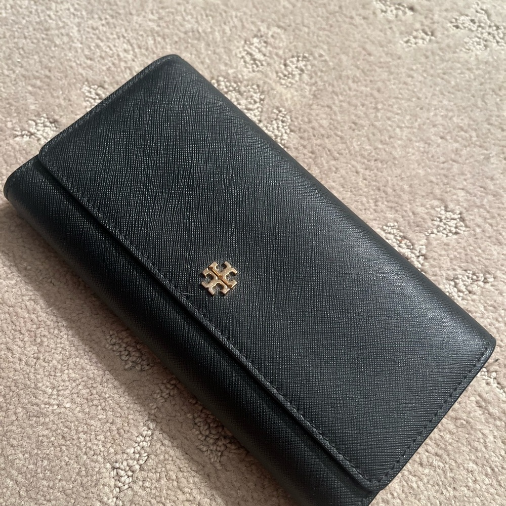 Tory Burch Black Leather Wallet with Gold Emblem